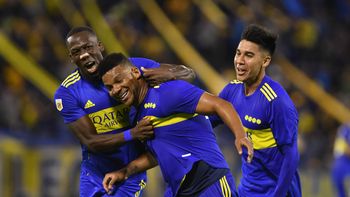 la reaccion de morena beltran y memes por el golazo de fabra