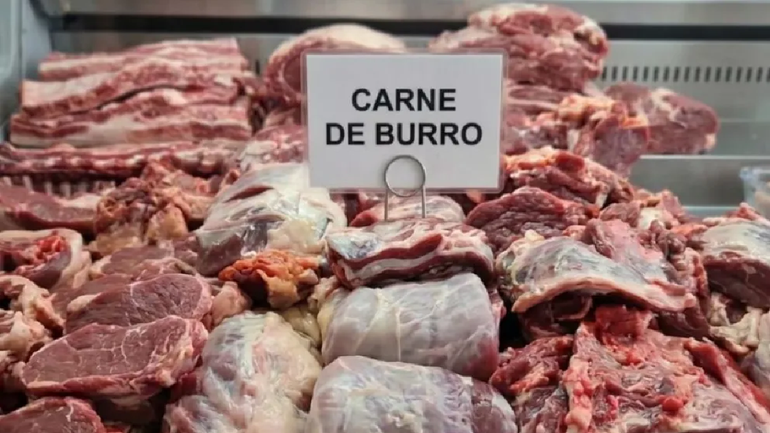 La carne de burro se vende a $7500 en cortes para milanesa o bifes en distintos puntos del país.