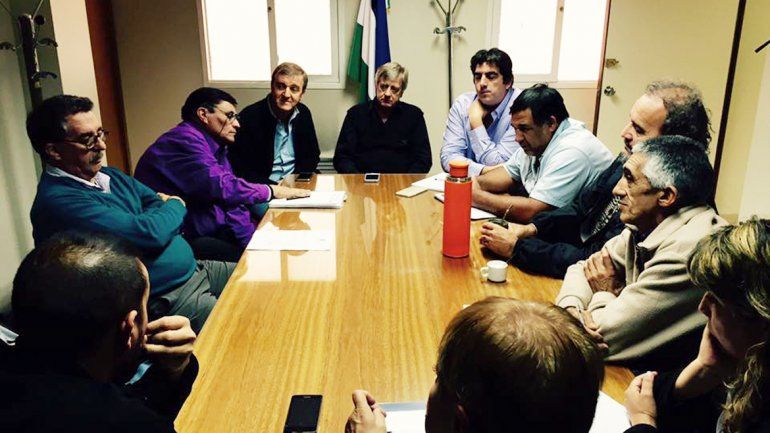El Frente Sindical llevó una nutrida comitiva a la reunión con el Ejecutivo.