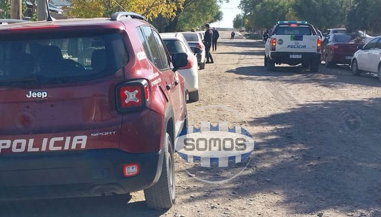 La detención del policía se realizó en la zona norte de Roca. Participó el Gabinete de Criminalística de Cipolletti. 