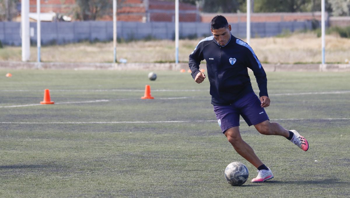 Henry Goldo Sáez, el goleador de La Amistad de Cipolletti.