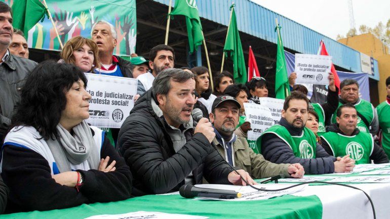 Unter y Ate piden reabrir las paritarias salariales