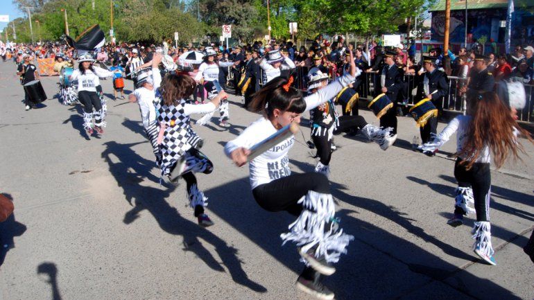 Miles de cipoleños salieron a la calle a celebrar el cumple de la ciudad