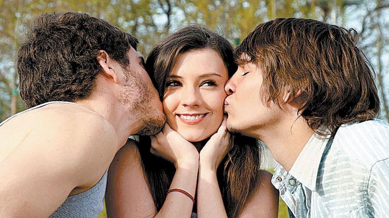 El poliamor está de moda: ¿qué famosos lo practican?