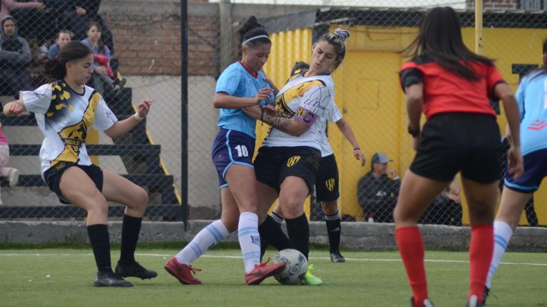 Pacífico y Deportivo Rincón sacaron ventaja en el inicio del Regional