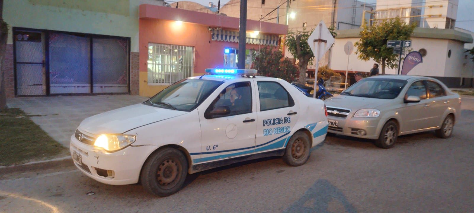 Hinchas de Argentinos del Norte saquearon un almacén en Allen