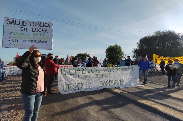 Autoconvocados de salud levantaron el corte sobre la Ruta 151 
