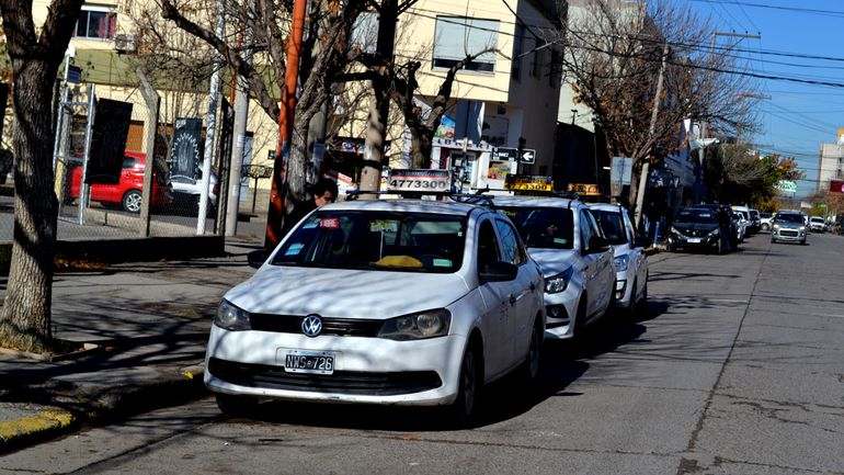 Los taxistas podrán integrarse a trabajar en las aplicaciones sin ningún costo extra, pero si informando al área de Fiscalización.