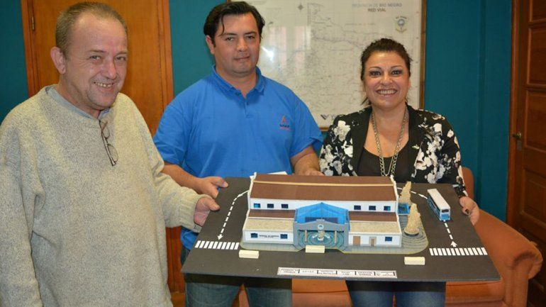 La intendenta Costa dio a conocer el proyecto de la terminal.