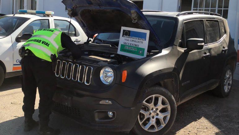 Lo atraparon sobre la Ruta 151 manejando una Jeep robada en Cipolletti