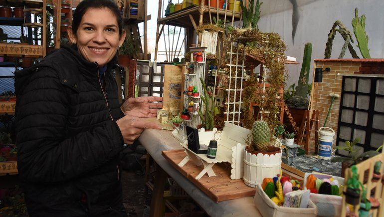 La emprendedora de Neuquén que fabrica mundos en miniatura