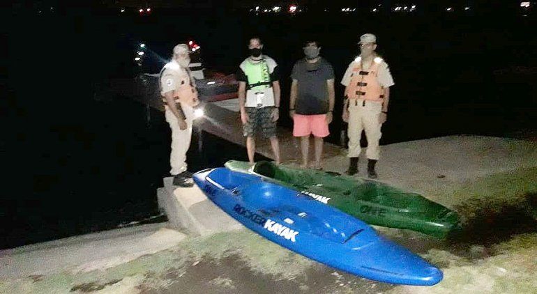 Rescataron a dos kayakistas en el Lago Pellegrini