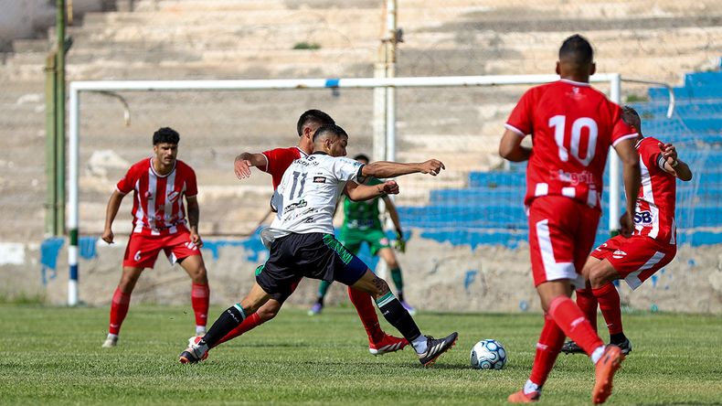 Cambian los horarios del Regional Amateur por el Superclásico