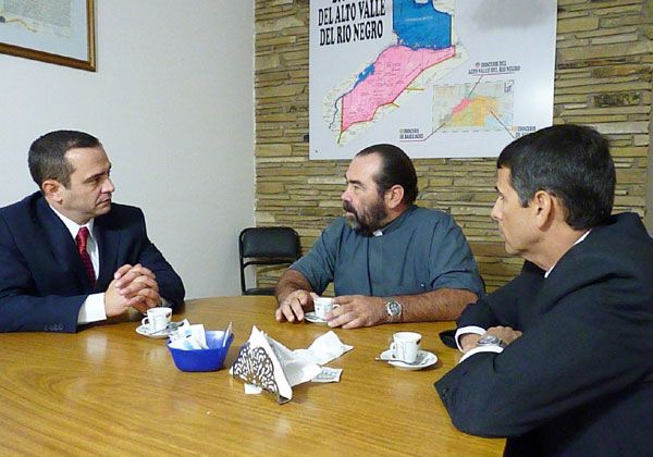 El nuevo obispo habló con Larreguy