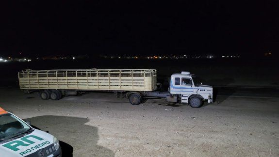 Manejaba un camión de carga con licencia y cédula vencidas