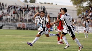 dominguez, uno de los pibes que llego a cipo, ya metio un golazo y va por mas