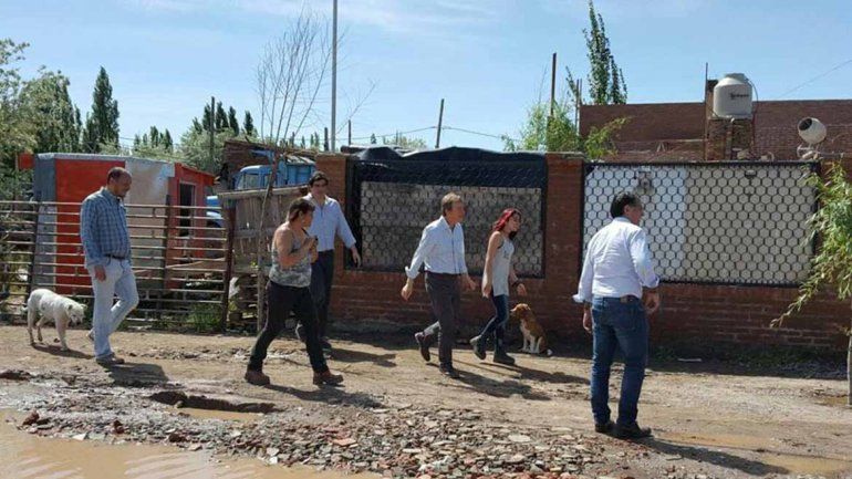 Wisky y Tortoriello recorrieron los barrios afectados por la inundación