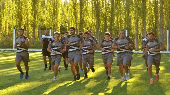 Silva encabeza uno de los grupos de trabajo en el arranque de la pretemporada. El que se fue es Villegas.