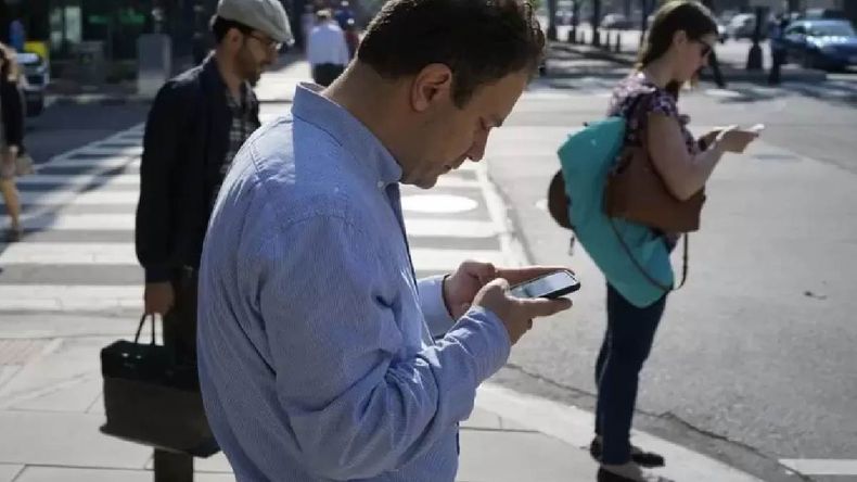 El síndrome impacta en la postura, los músculos del cuello y la calidad de vida, incluso en edades tempranas.. | LMCipolletti.com El síndrome impacta en la postura, los músculos del cuello y la calidad de vida, incluso en edades tempranas..