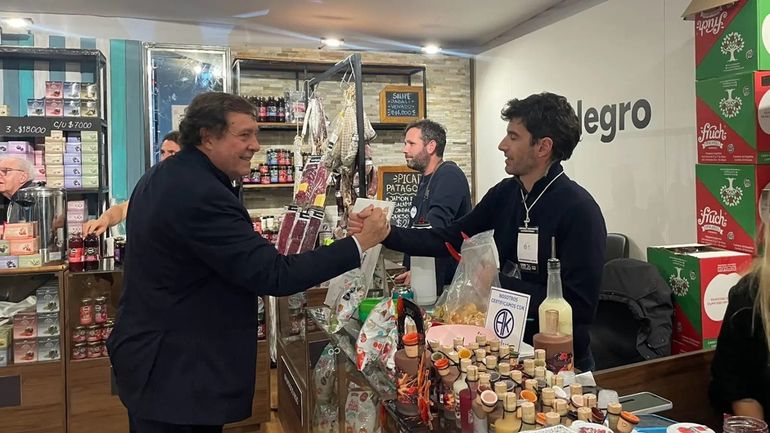 El gobernador acompañó a productores y expositores rionegrinos junto al ministro de Desarrollo Económico y Productivo
