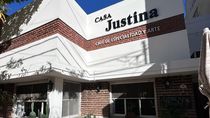 El frente de la confitería cipoleña que sufrió el insólito robo.