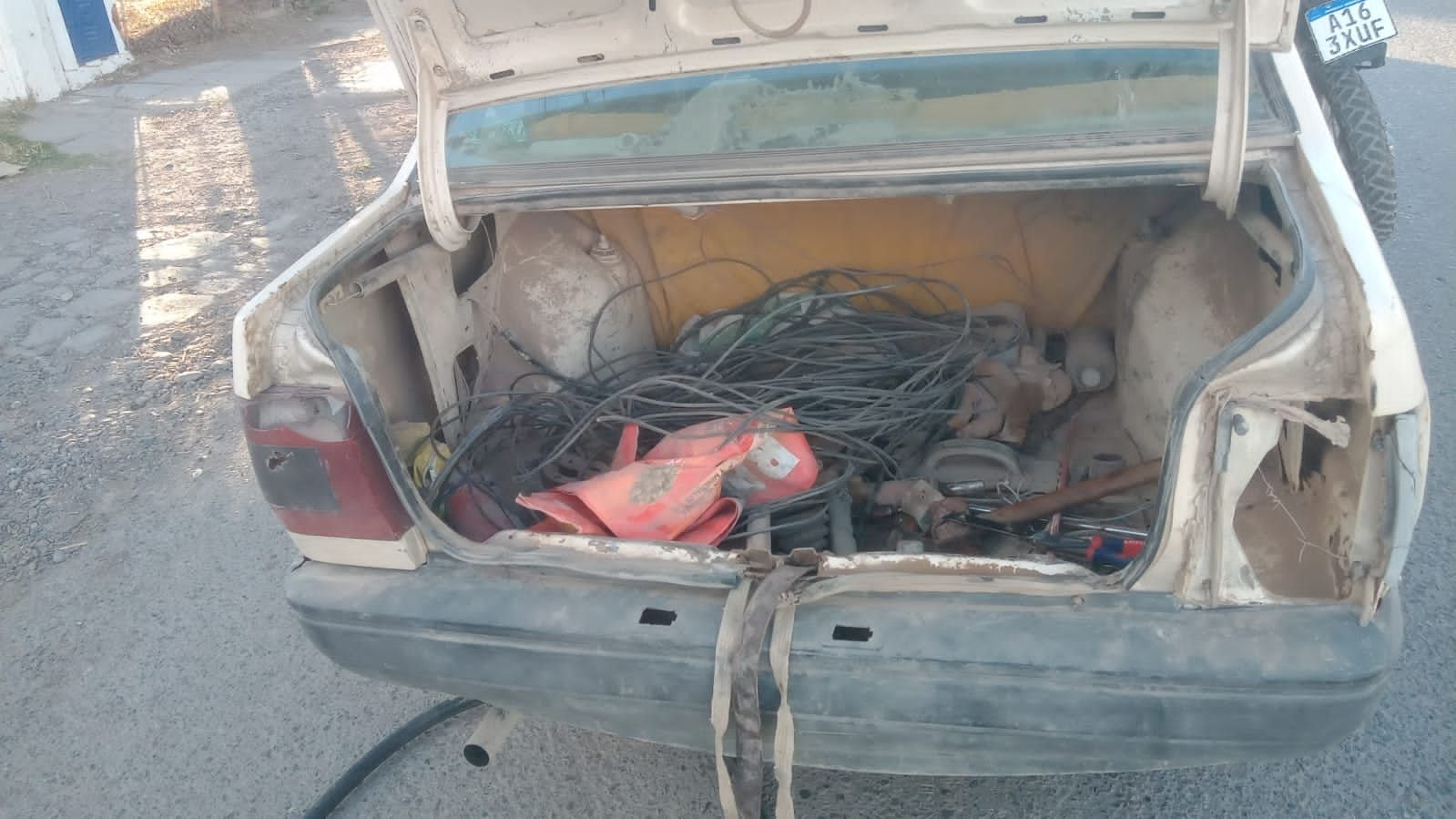 Los robacables fueron descubirtos In fraganti. La policía detuvo a dos sujetos.&nbsp;
