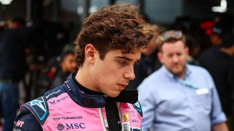 Franco Colapinto larga por delante de su compañero de equipo.