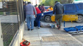 El choque se produjo en la mañana de hoy aproximadamente a las 8 en el ingreso al estacionamiento del Paseo de La Flor en Cipolletti. 