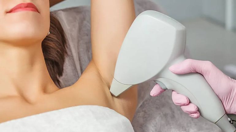 La esteticista hizo valer su derecho conforme a la Ley de Seguros.