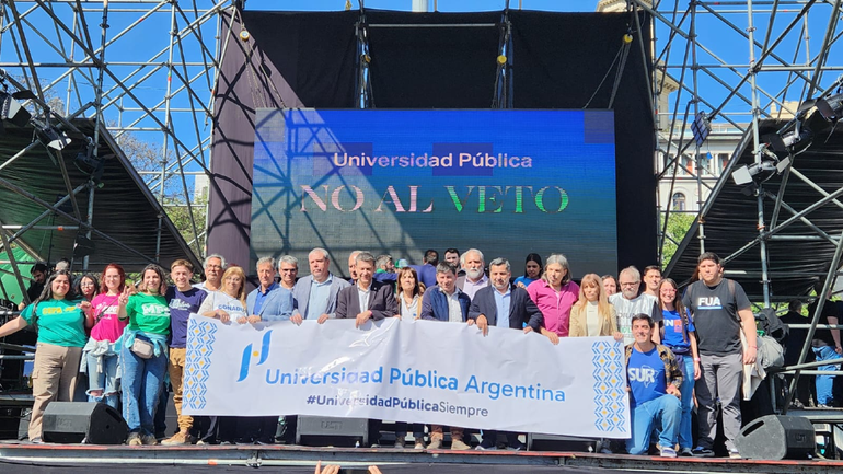 Los rectores de todas las universidades en la marcha federal