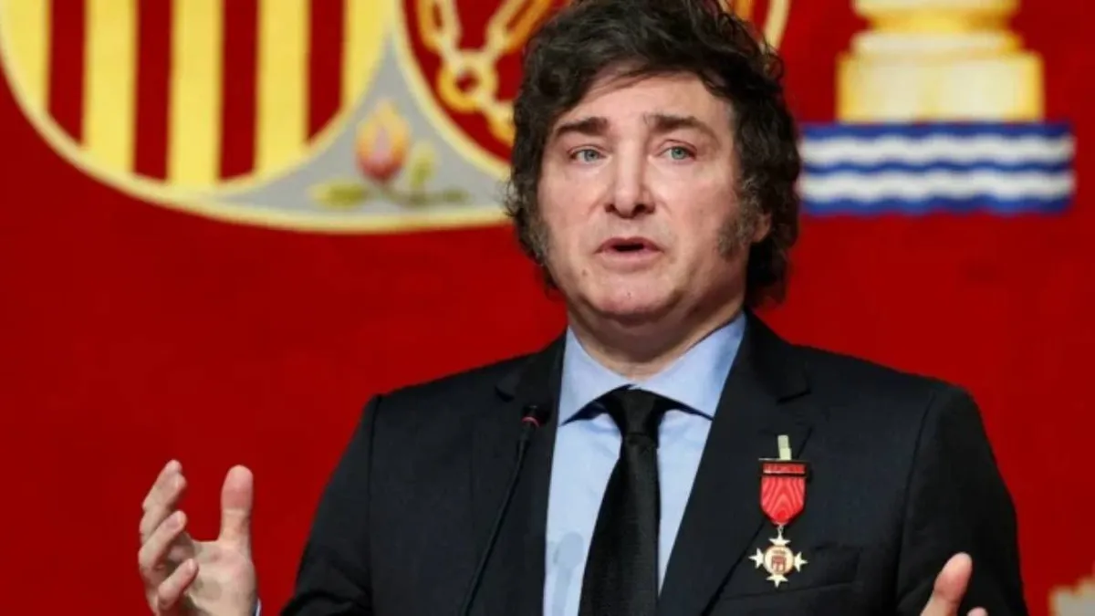 Javier Milei fue condecorado por el Instituto Liberal de Praga, en República Checa.