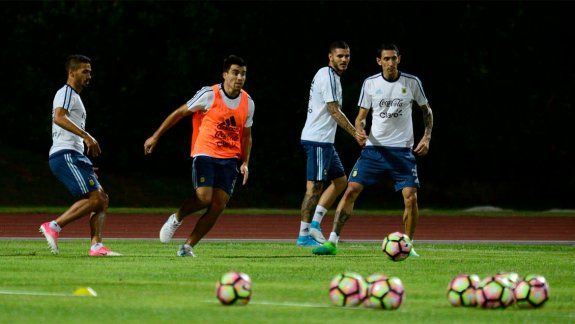 Sampaoli convocó a Icardi y dejó afuera a Higuaín