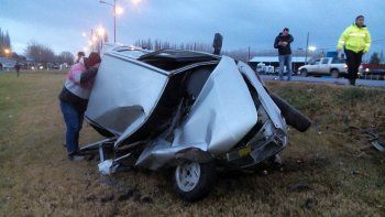 perdio la direccion y casi causo una tragedia en la ruta 22