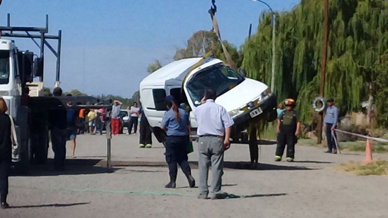 Abandonó a su amigo cuando cayeron al canal y murió