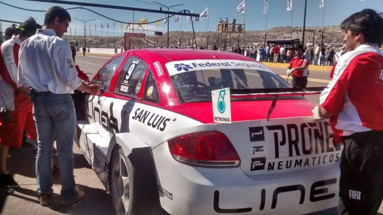 Tras un toque con Rossi, Urcera abandonó la carrera