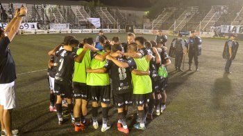 independiente, en rojo y los 250 del simbolo de roca