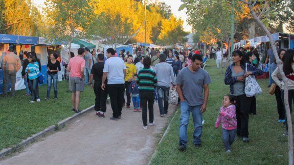 La Feria de Artesanos y Emprendedores arranca el 2026 en la plaza San Martín.