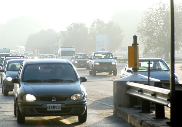 Demoras para cruzar el puente