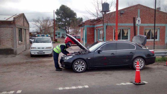El auto de alta gama era conducido por un vecino de Cipolletti.
