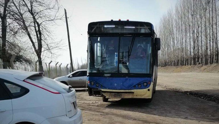 Denuncian las malas condiciones del transporte escolar en una escuela rural