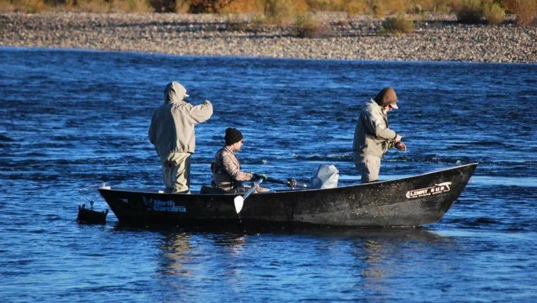 Ya es ley la actividad de los guías de pesca deportiva en Río Negro
