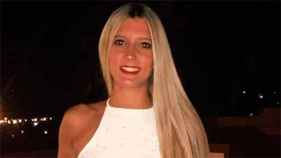 Paraná: buscan a una joven que cayó a un arroyo con su auto