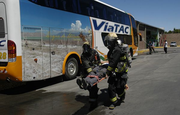 Se realizó un simulacro de incendio en la Terminal de ómnibus de Cipolletti