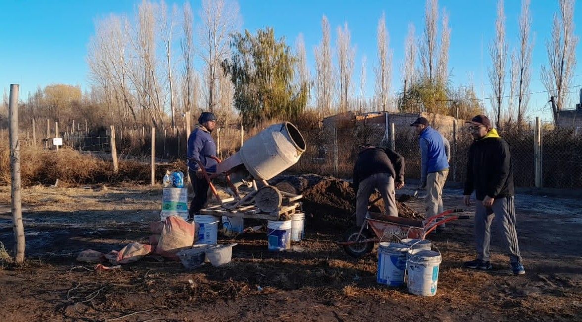Los vecinos de los barrios populares de la región y de todo el país se esfuerzan por llevar adelante una vida digna, pese a las carencias y dificultades. Este miércoles, reclamarán al Estado la concreción de obras y la regularización de servicios.