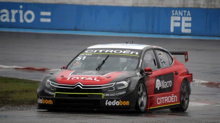 Urcera sufrió un toque y terminó en el puesto 16 en el Súper TC2000