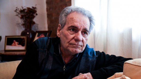 A los 77 años