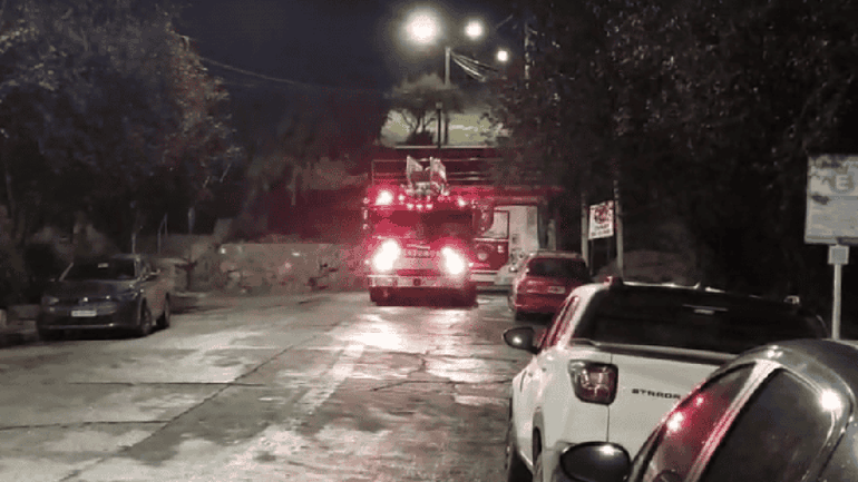 El fuego se desató a las 22.00 en la calle Frey entre Mitre y Moreno.&nbsp;