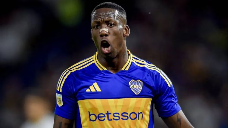 Se va Advíncula de Boca: cuál es el equipo argentino que lo contratará