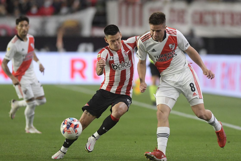 Asistencia del cipoleño Del Prete, gol de Díaz: Estudiantes 1-River 1