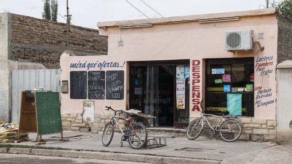 Amenazó con un cuchillo a un empleado y se robó 3 mil pesos para comprar alcohol
